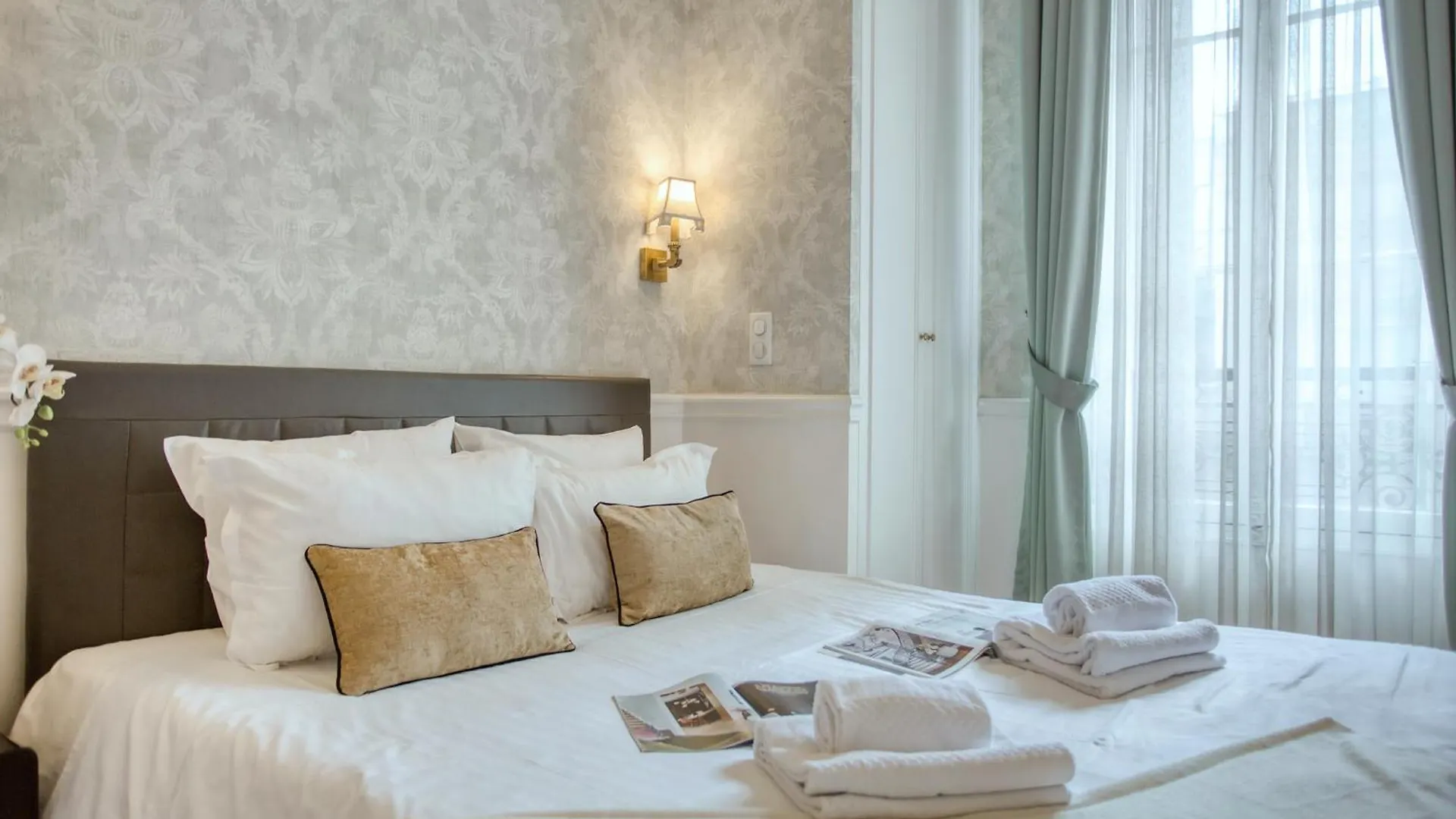 Luxueux 200M2 5Ch Champs Elysees A 1Min Perle Rare باريس 0*,  فرنسا