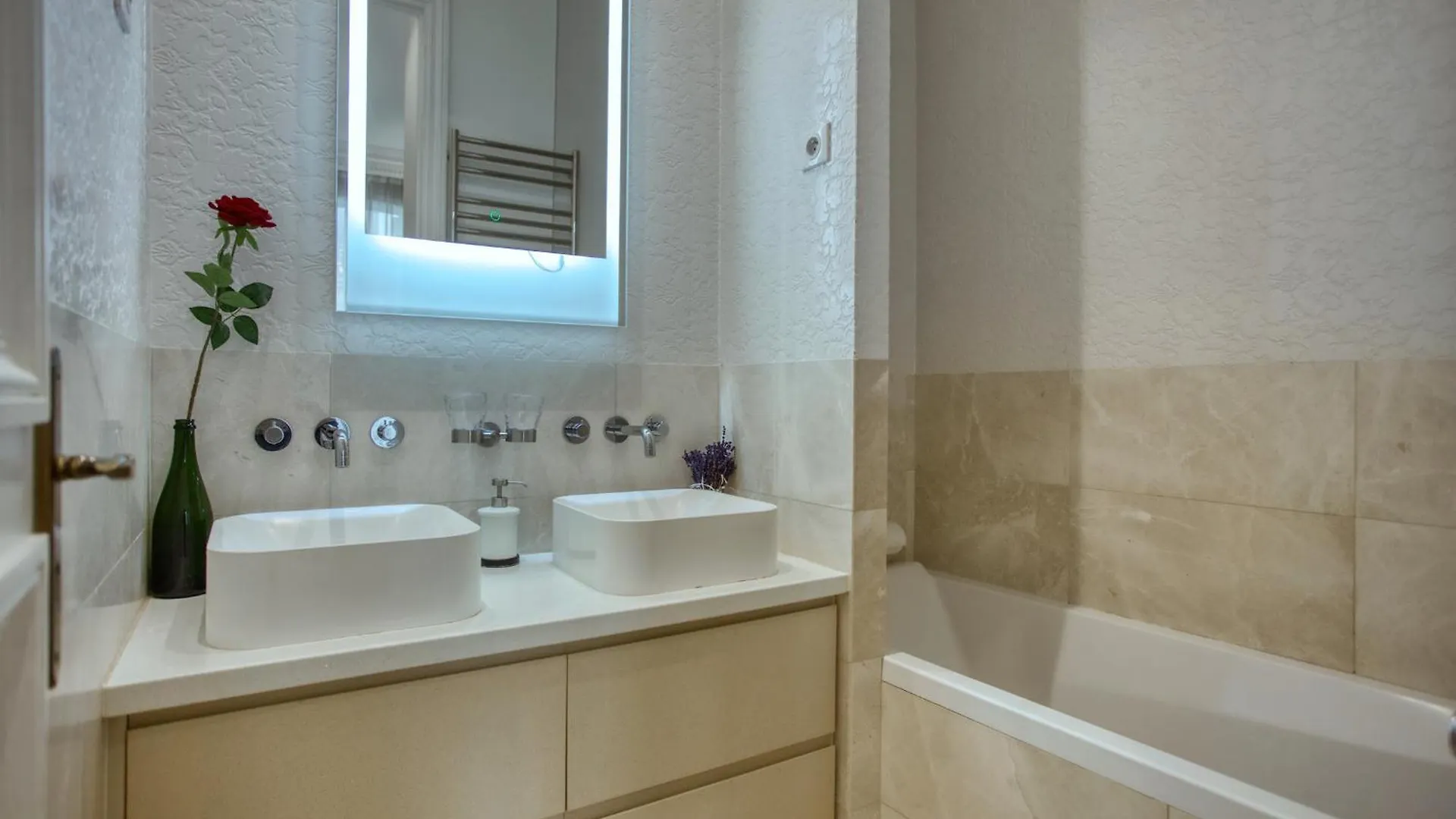 Luxueux 200M2 5Ch Champs Elysees A 1Min Perle Rare باريس شقة